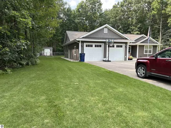 299 Woodsedge Drive, Fife Lake, MI 49633