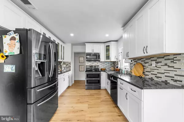 36 HOLBROOK LN, Willingboro, NJ 08046