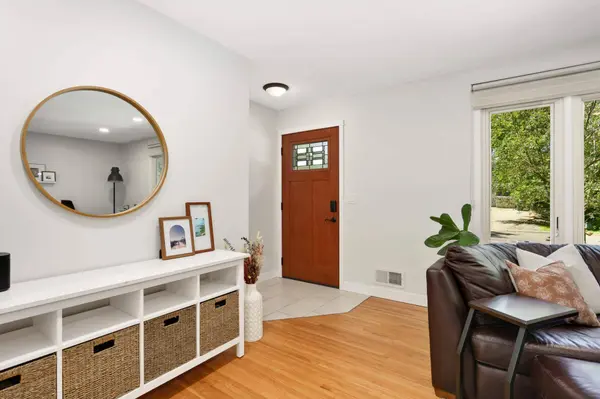 2966 Mildred DR, Roseville, MN 55113