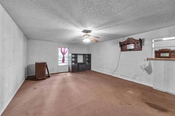 2754 Angier RD, Huntsville, TX 77340