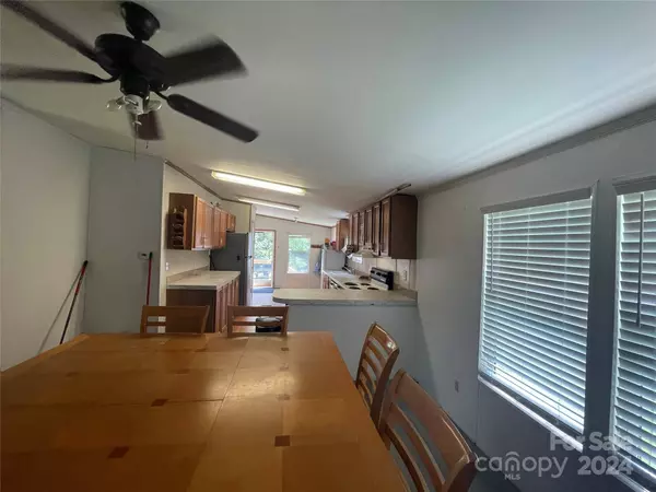 841 Hickory Airport RD, Hickory, NC 28601