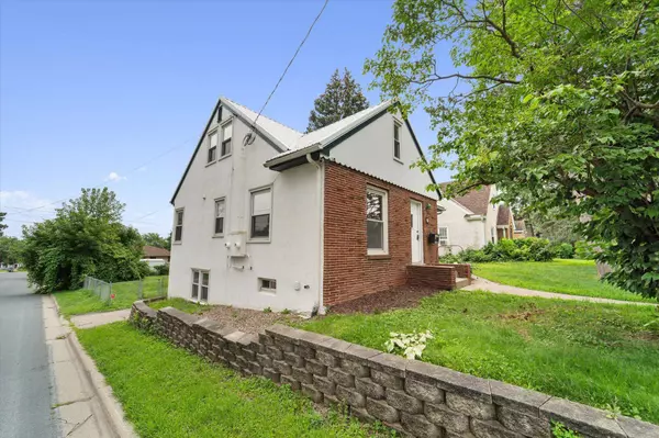 830 17th AVE N, South Saint Paul, MN 55075