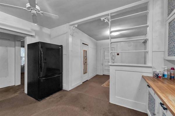 2754 Angier RD, Huntsville, TX 77340