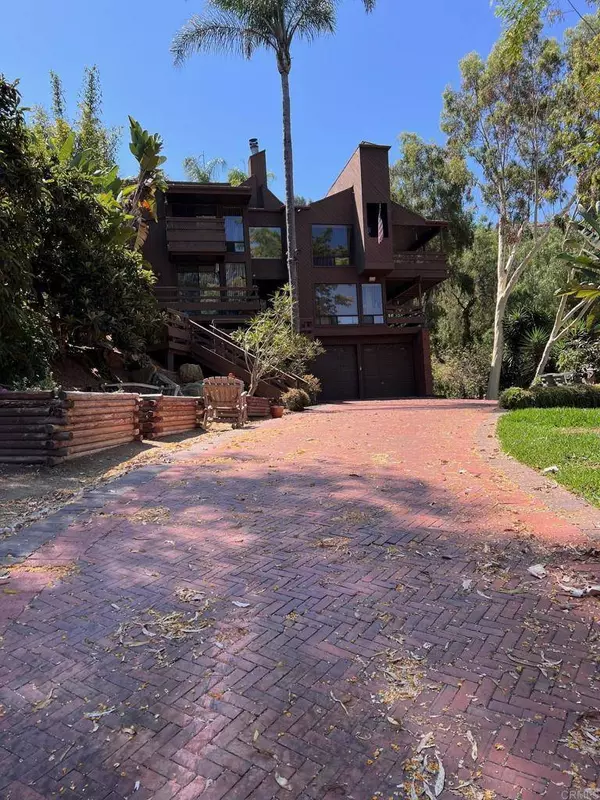 9909 Lemon Ave, La Mesa, CA 91941