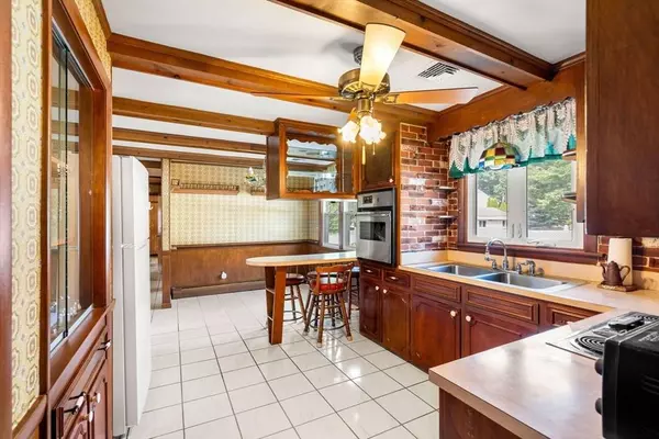 3 Westwood St, Methuen, MA 01844