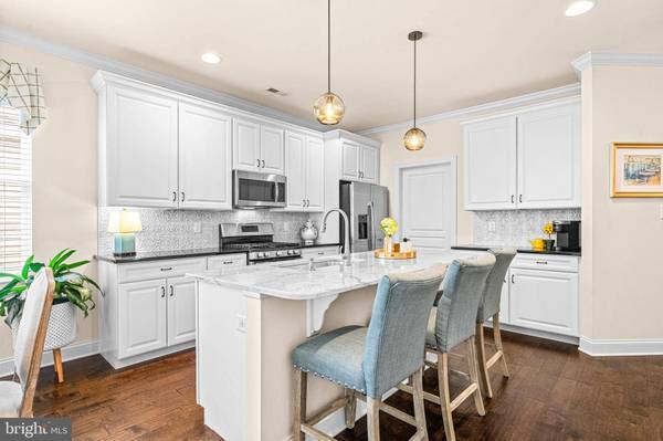 7 BINSTED DR, Medford, NJ 08055