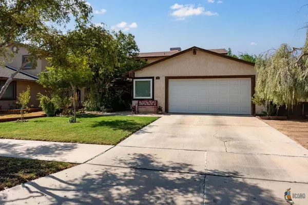 2131 W Holt Ave, El Centro, CA 92243