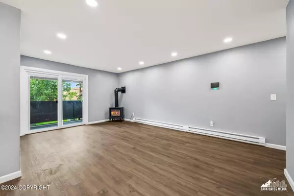 2121 Minerva WAY 5-B, Anchorage, AK 99515