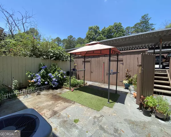 618 Garden Walk DR, Stone Mountain, GA 30083