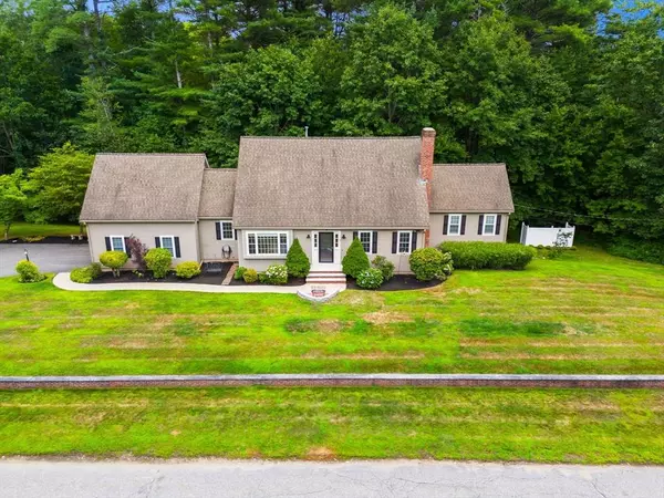 7 Duncan Dr, North Andover, MA 01845