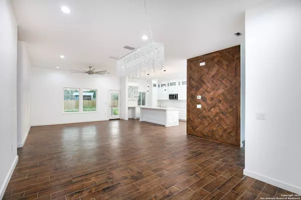 166 Rockingshire Ct, Spring Branch, TX 78070