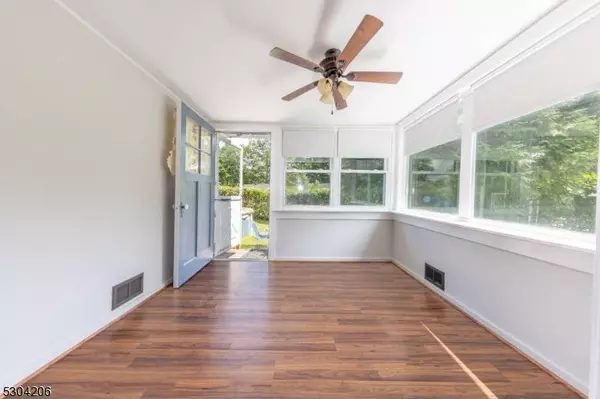 2 Seminole Trl, Jefferson Twp., NJ 07438