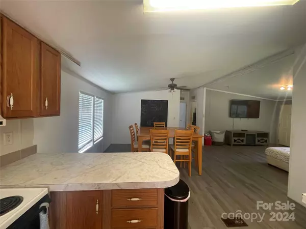 841 Hickory Airport RD, Hickory, NC 28601