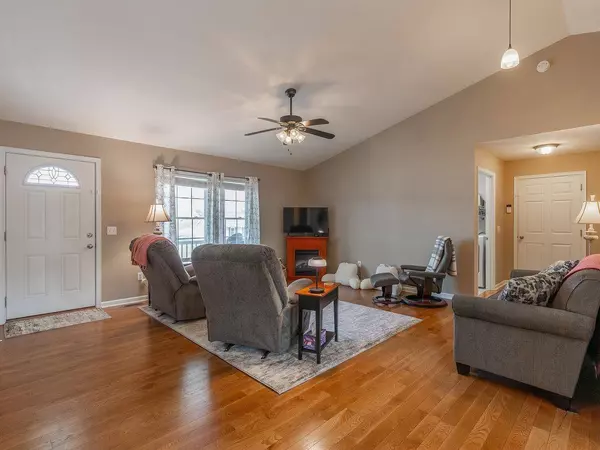 345 COYOTE RUN, Broadway, VA 22815