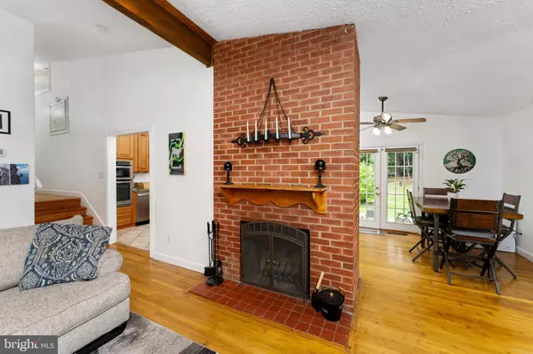 765 MOUNTAIN VIEW RD, Fredericksburg, VA 22406