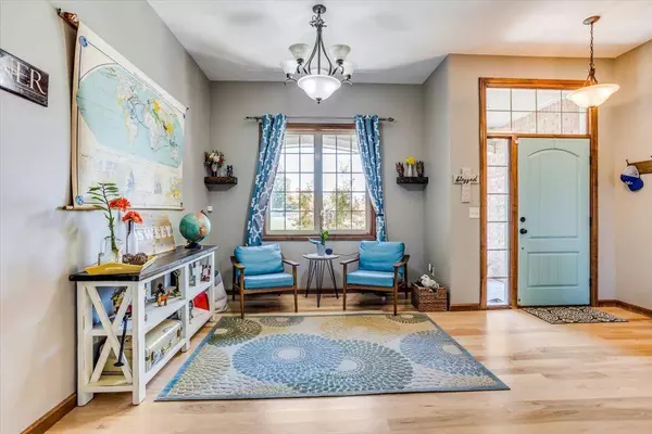 2501 N Fairway Cir, Derby, KS 67037