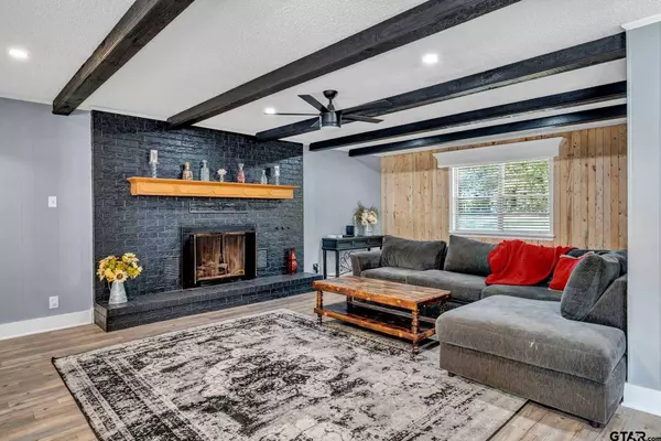 804 Willow Blvd, Gladewater, TX 75647