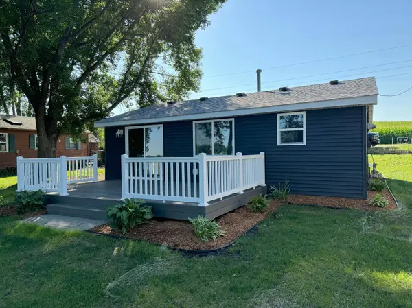 26904 Sioux TRL, Washington Twp, MN 56063