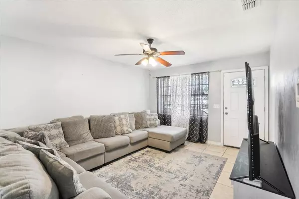 811 KOTTLE CIR S, Daytona Beach, FL 32114