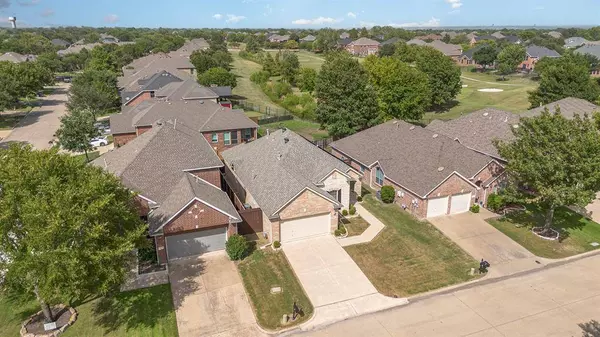 8805 Edinburgh Lane, Rowlett, TX 75089
