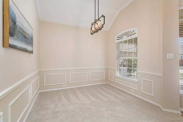 8805 Edinburgh Lane, Rowlett, TX 75089