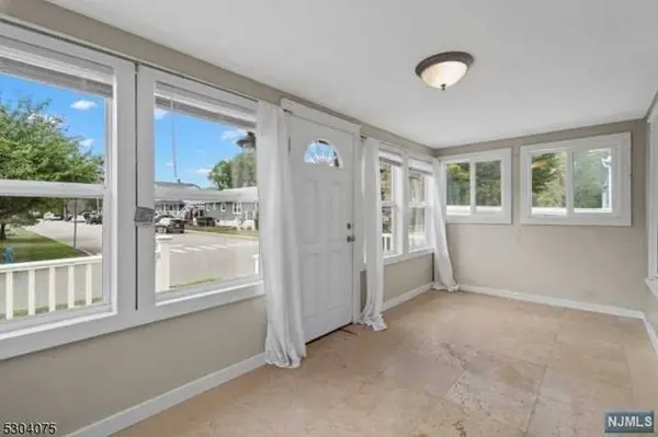 48 Van Dam AVE, Bloomingdale, NJ 07403