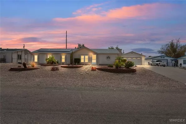 5748 S Iroquois LOOP, Fort Mohave, AZ 86426
