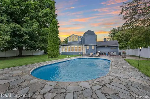 523 WARREN Avenue, Flushing, MI 48433