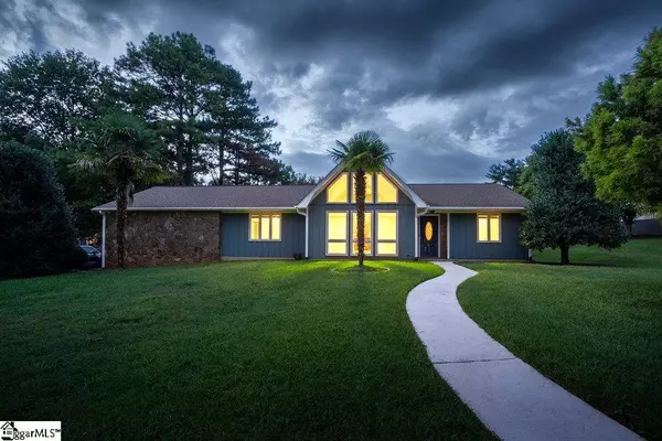 102 Stratford Road, Moore, SC 29369-9342