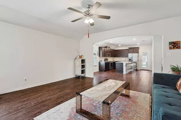 223 Garden Grove Dr. Garden Grove Drive, Waxahachie, TX 75165