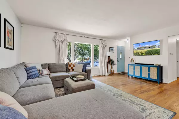 W152N8344 Elm Ln, Menomonee Falls, WI 53051