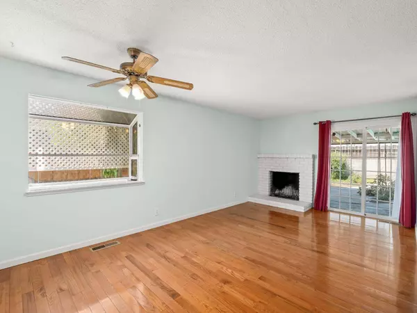 1926 Harvard Avenue, Clovis, CA 93612