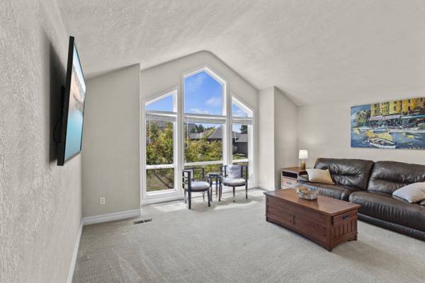 3387 Henderson WAY, Medford, OR 97504