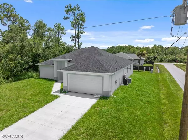 3219 32nd ST W, Lehigh Acres, FL 33971