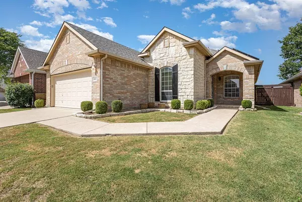 8805 Edinburgh Lane, Rowlett, TX 75089