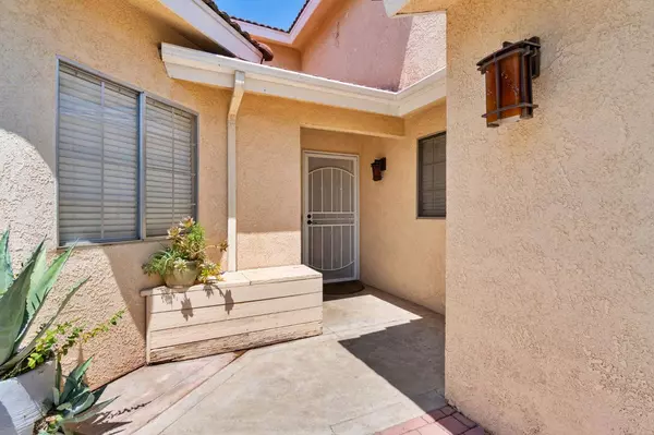 6329 N State Street, Fresno, CA 93722