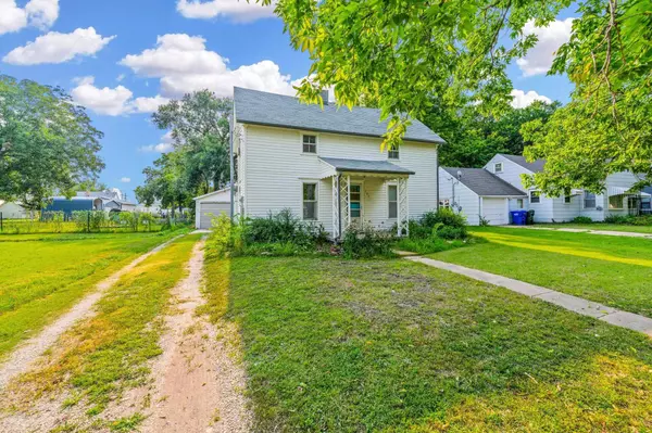 206 S Birch St, Hillsboro, KS 67063