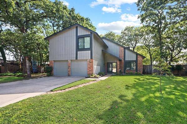 3050 Bent Tree Court, Bedford, TX 76021