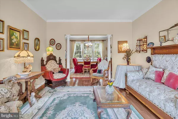 16 REGENCY DR, Voorhees, NJ 08043