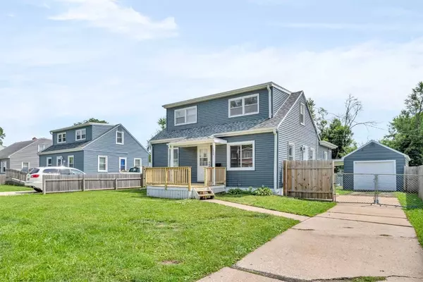 1049 Staub CT NE, Cedar Rapids, IA 52402