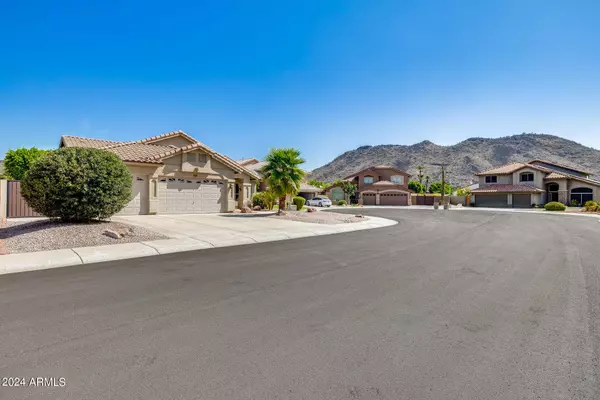 5464 W MOHAWK Lane, Glendale, AZ 85308