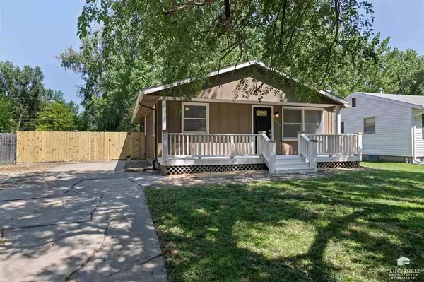 2028 Green AVE, Manhattan, KS 66502