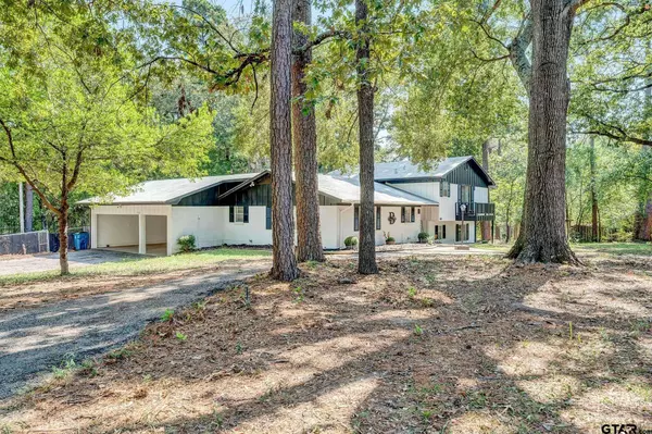 804 Willow Blvd, Gladewater, TX 75647