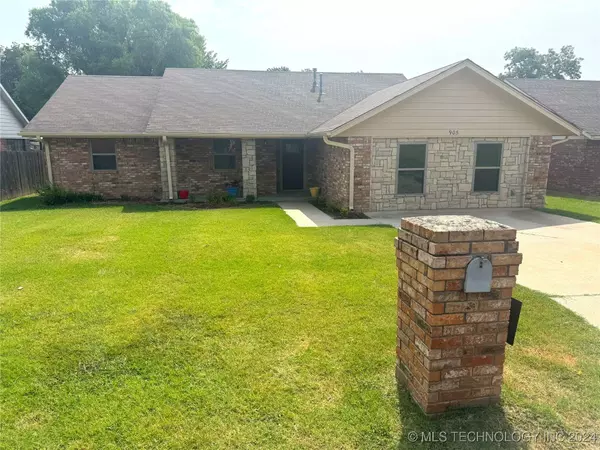 905 Rogers AVE, Madill, OK 73446