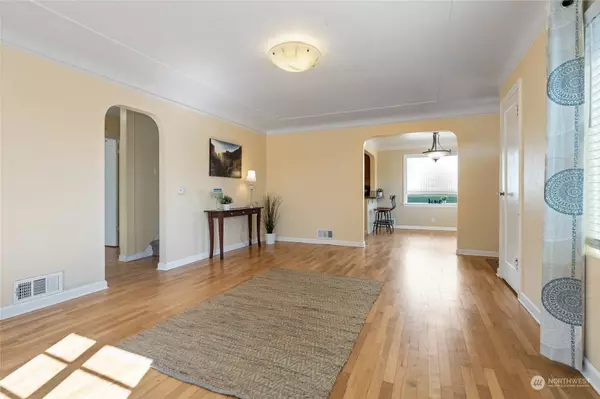 2118 11th ST, Bremerton, WA 98312