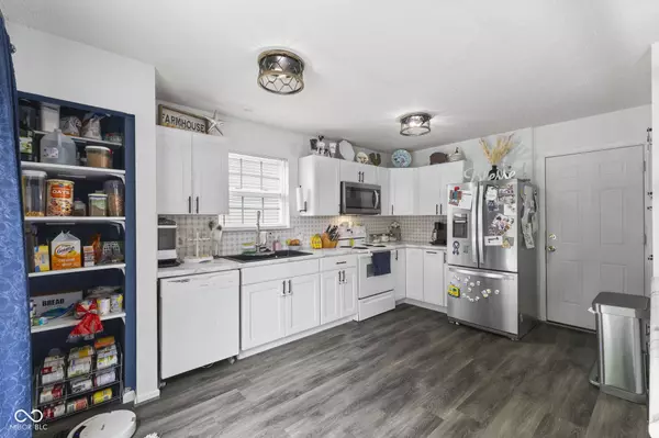 9134 W Paddleboat LN, Pendleton, IN 46064