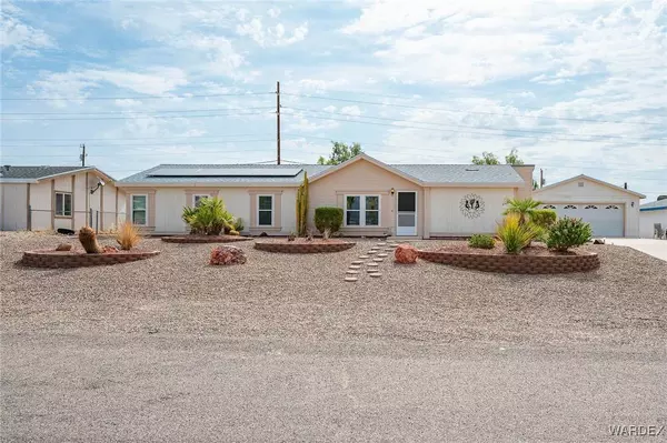 5748 S Iroquois LOOP, Fort Mohave, AZ 86426