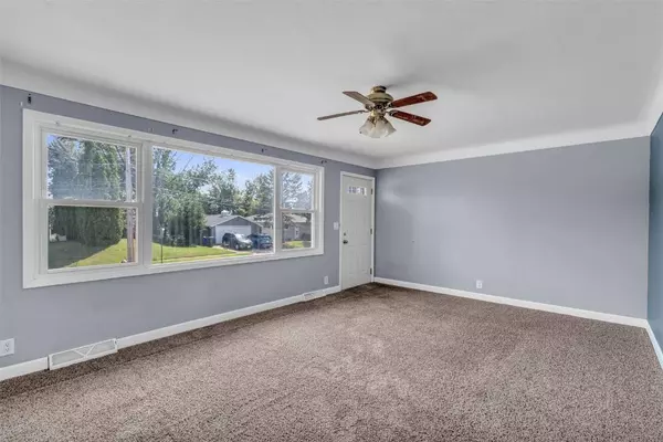 98 33rd, Cedar Rapids, IA 52404