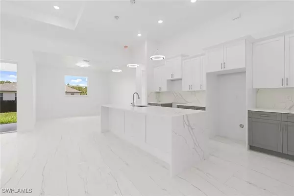 3219 32nd ST W, Lehigh Acres, FL 33971