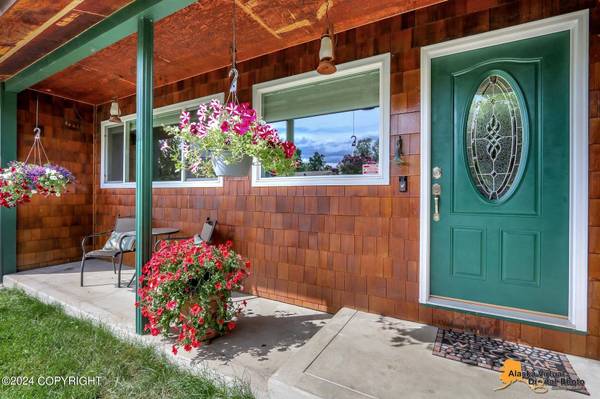 2526 Arlington DR, Anchorage, AK 99517